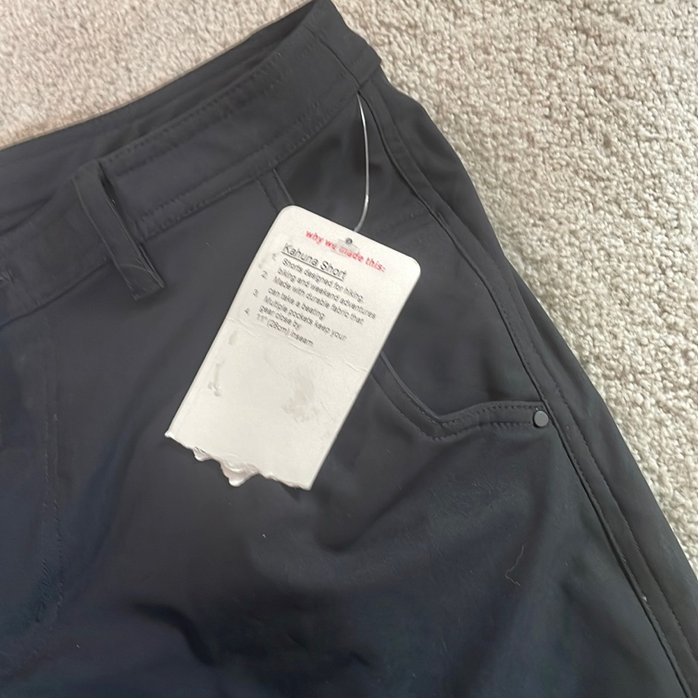NWT Lululemon Kahuna men’s shorts size 34 with an 11 inch inseam.